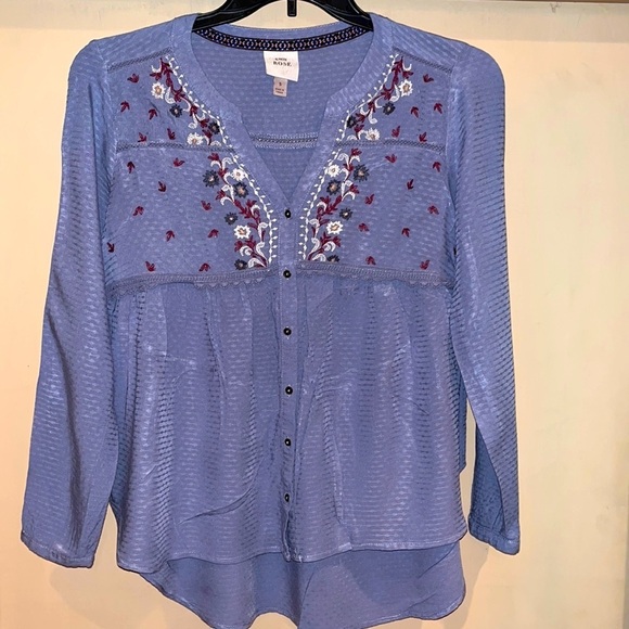 Knox Rose Tops - Knox Rose boho style size Small long sleeve lavender blouse w/embroidery